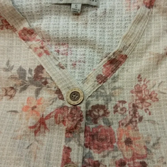 Absolutely Famous button front - Picture 5 of 5